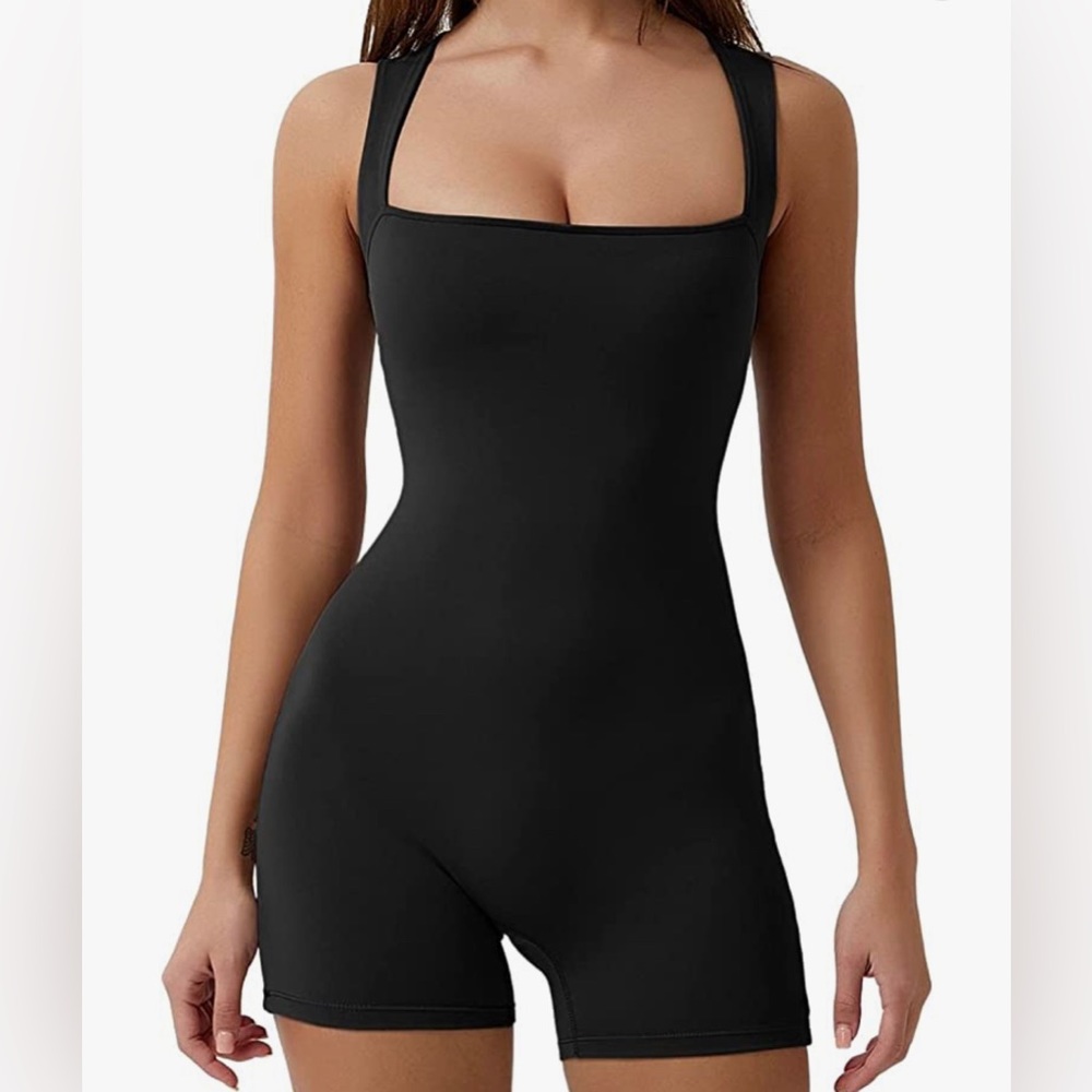bought off amazon but too small to fit me never worn and they won’t let me retur